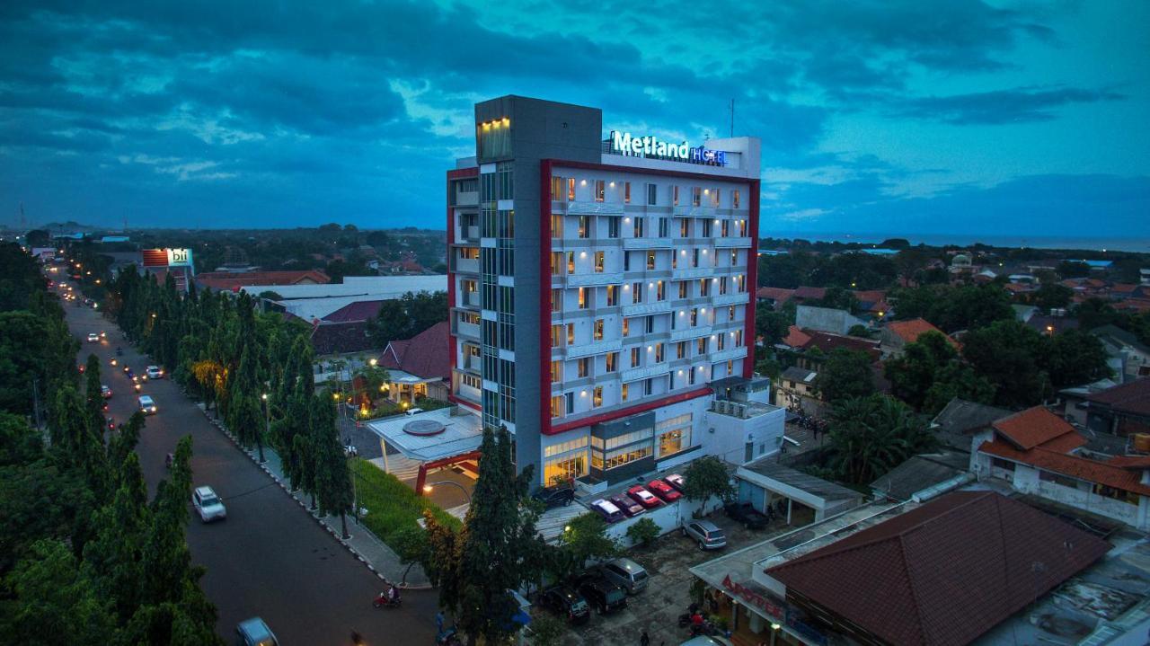 Metland Hotel Cirebon Extérieur photo