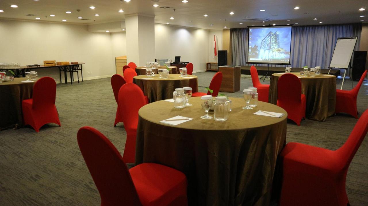 Metland Hotel Cirebon Extérieur photo