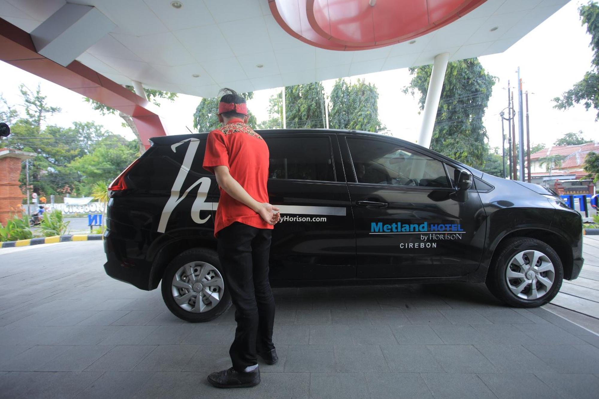 Metland Hotel Cirebon Extérieur photo