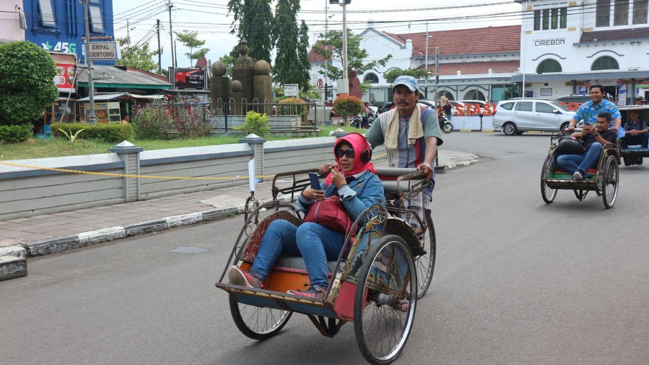 Metland Hotel Cirebon Extérieur photo