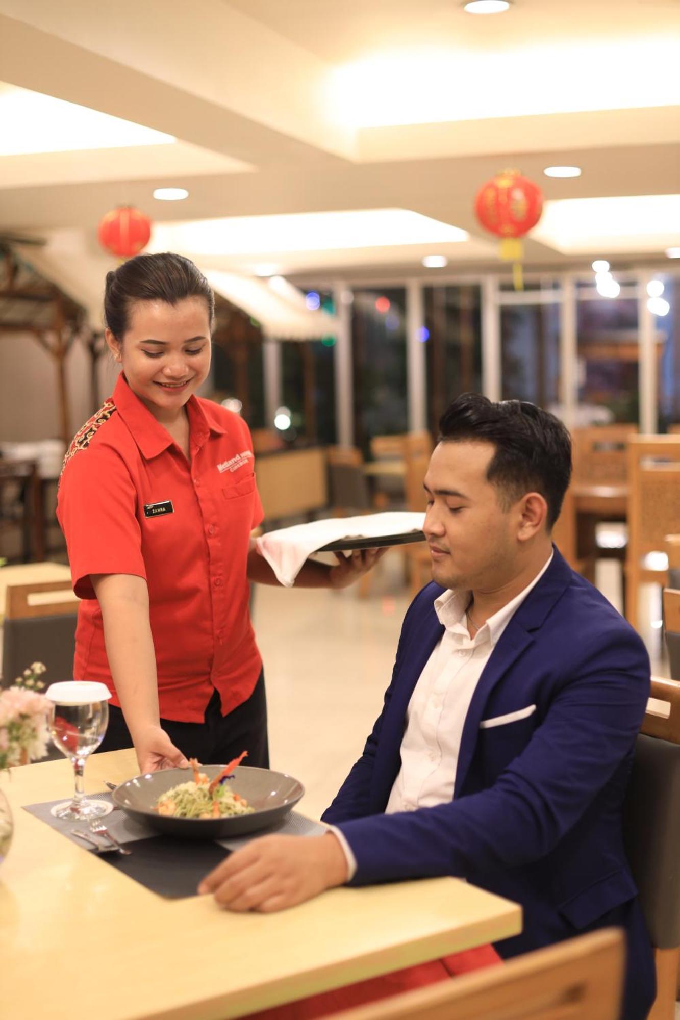 Metland Hotel Cirebon Extérieur photo