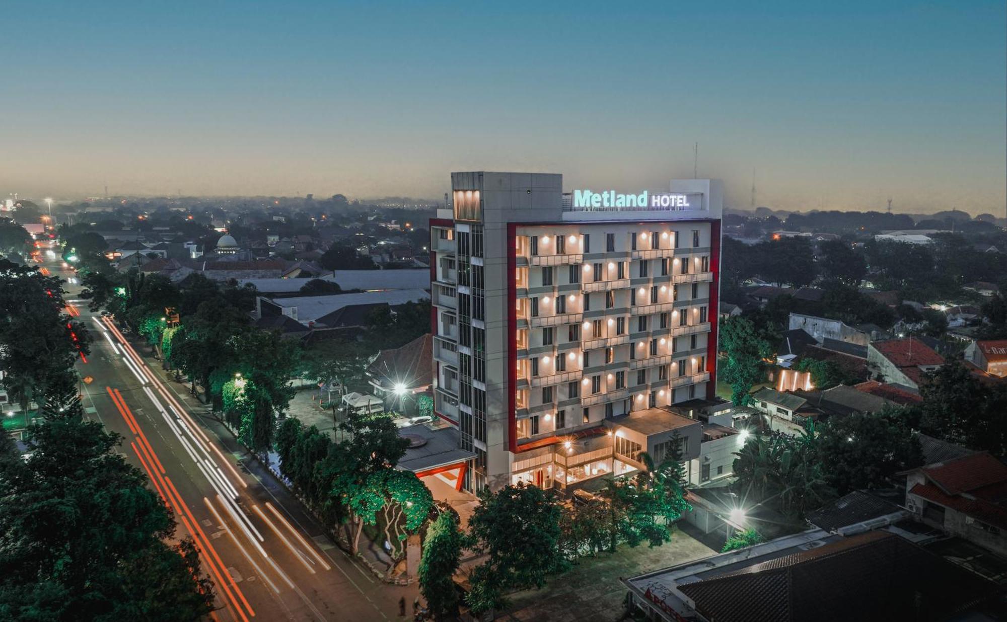 Metland Hotel Cirebon Extérieur photo