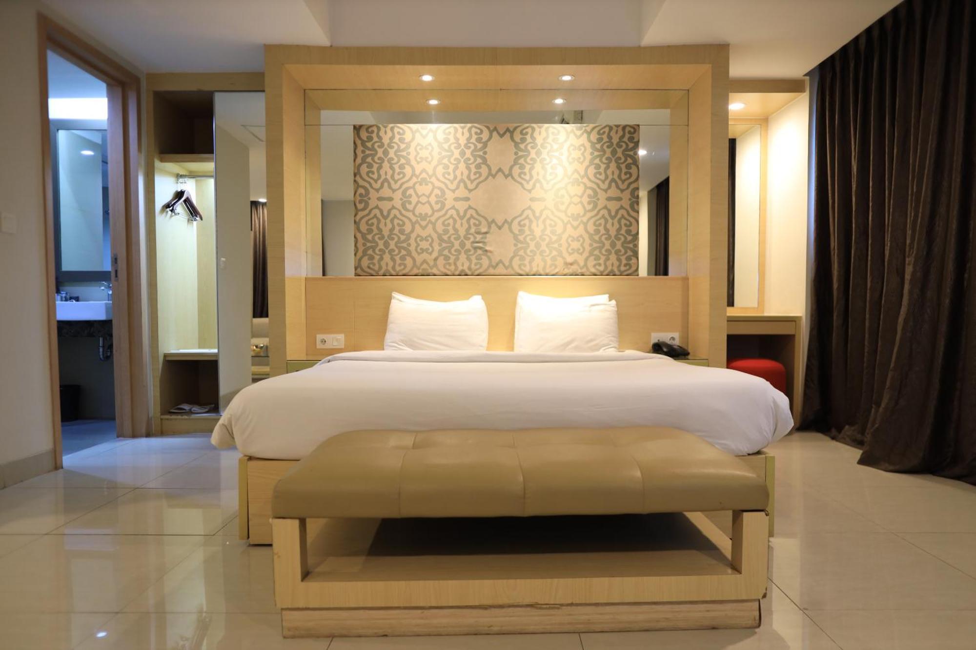 Metland Hotel Cirebon Extérieur photo