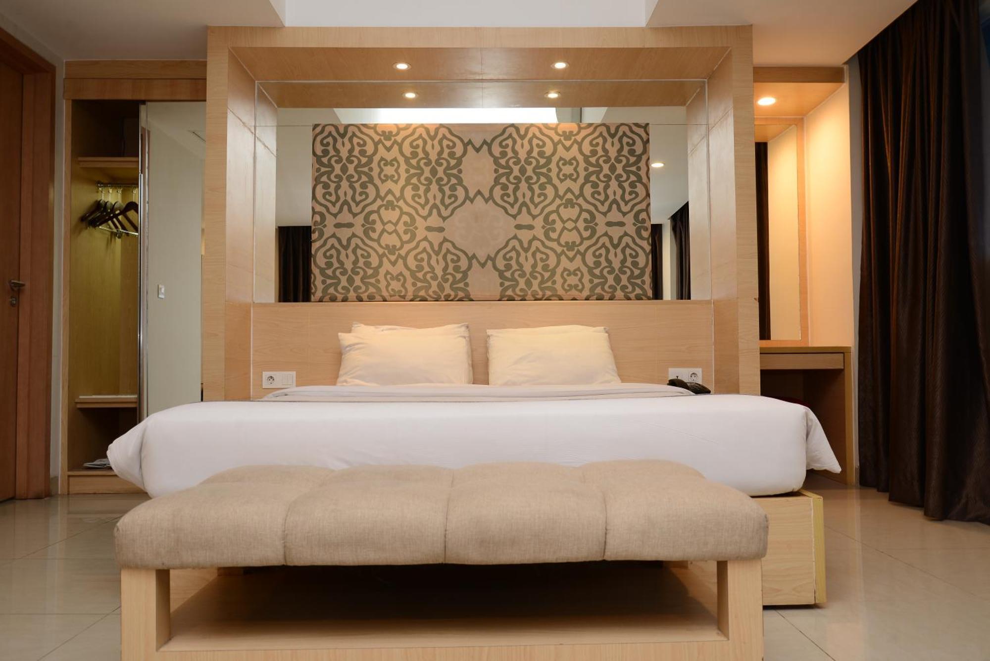 Metland Hotel Cirebon Extérieur photo