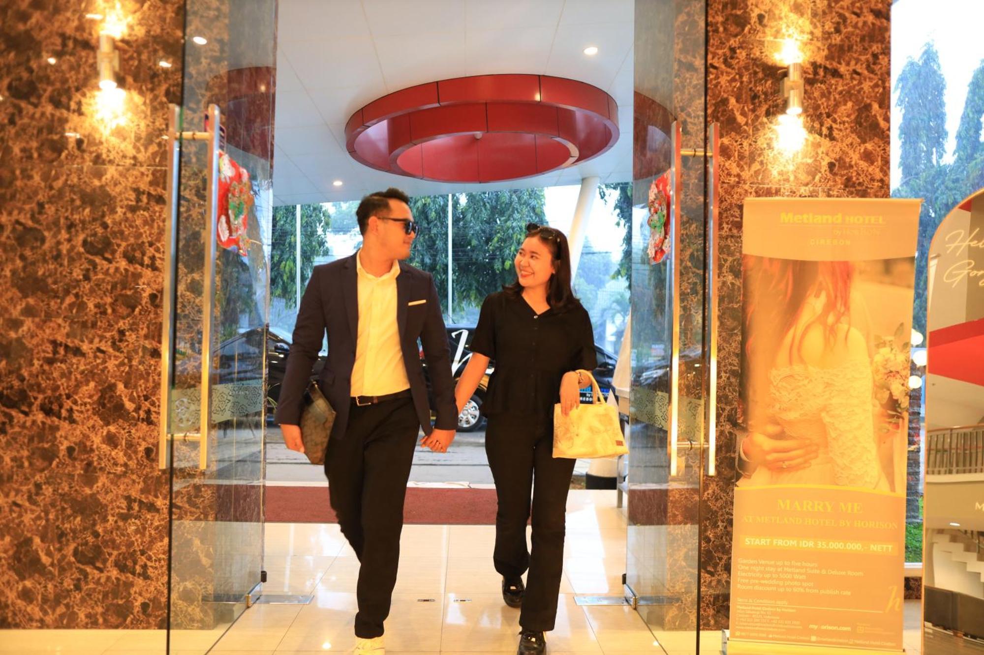 Metland Hotel Cirebon Extérieur photo