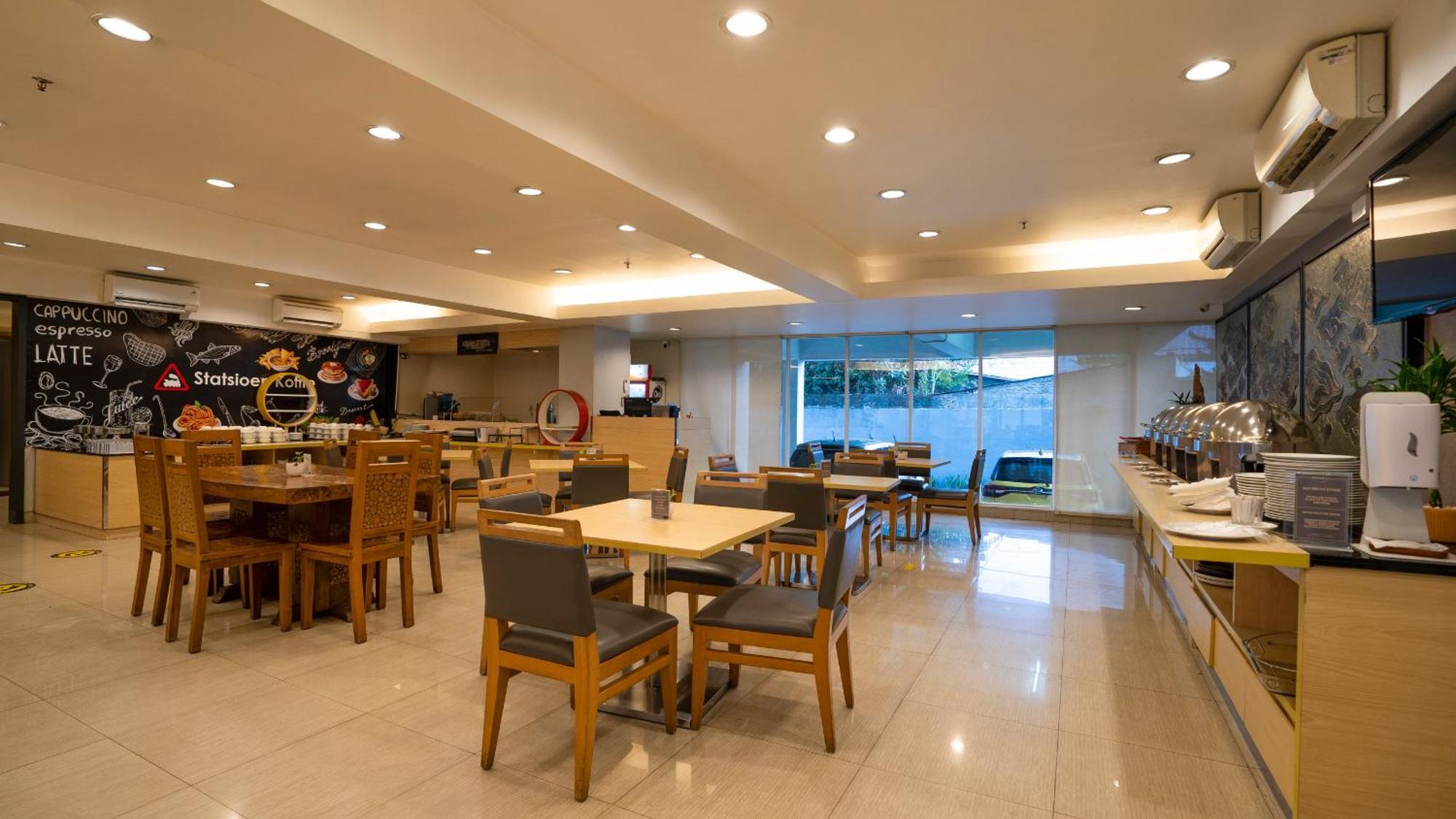 Metland Hotel Cirebon Extérieur photo