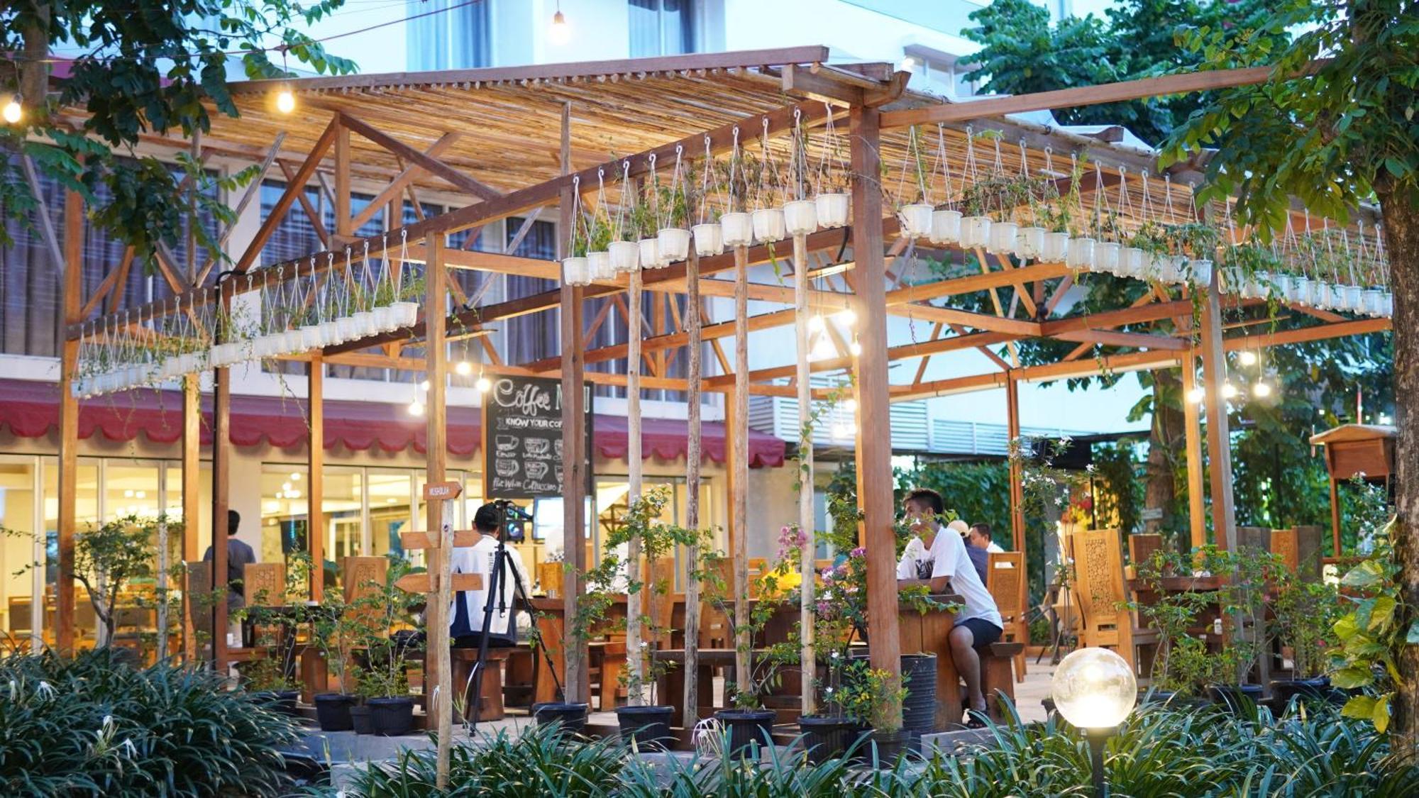 Metland Hotel Cirebon Extérieur photo